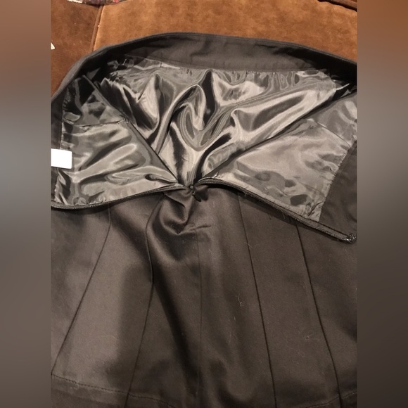 Ann Taylor Loft Black Pleated MiniSkirt Zipper Back SiZ  2P Never Worn Great con - Picture 5 of 8